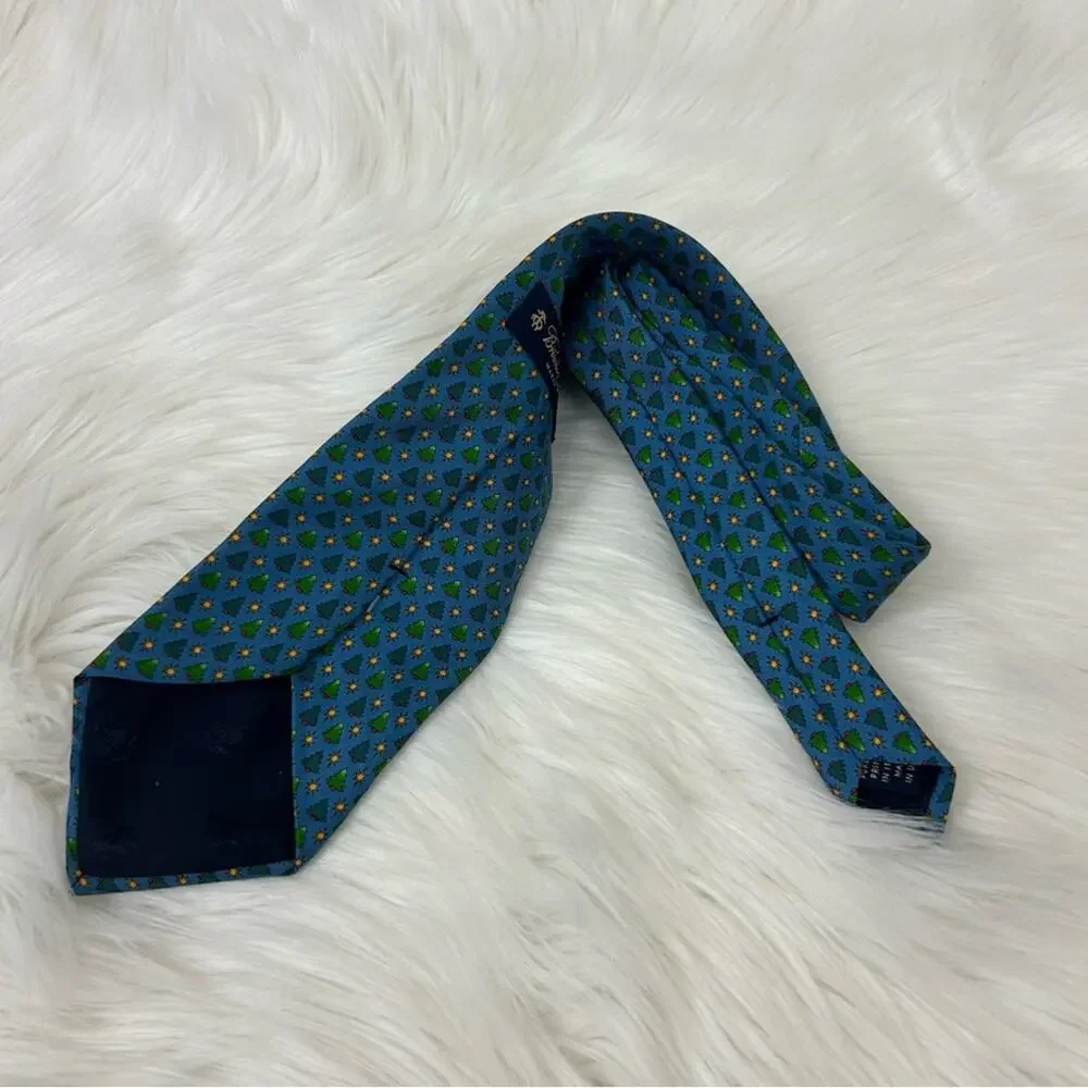 Brooks Brothers Men’s Silk Christmas Tree Print Tie